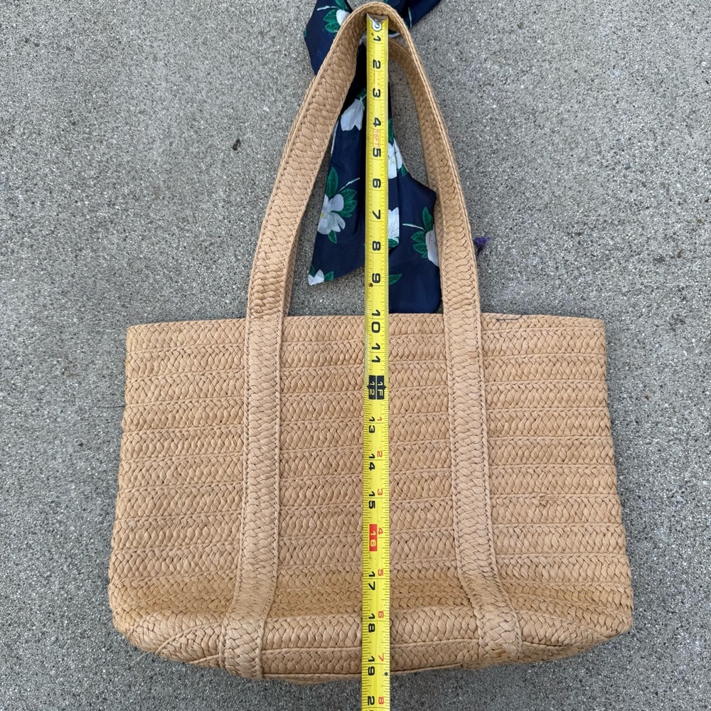 Draper James Straw Tote Bag with Floral Tie Scarf preloved - Picture 11 of 12